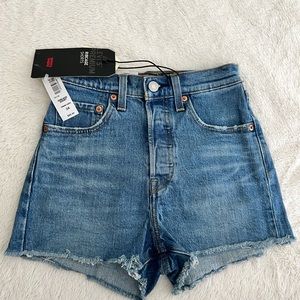 Levi Ribcage Short New with Tags size 24